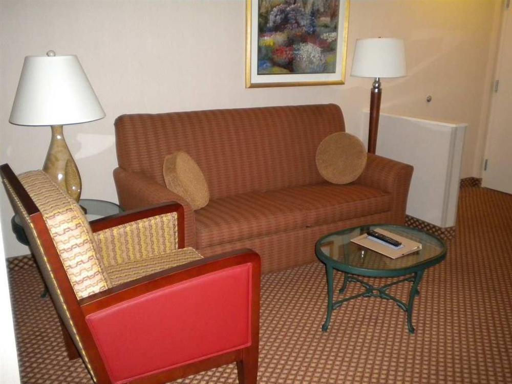 Hilton Garden Inn וויליאמסבורג חדר תמונה