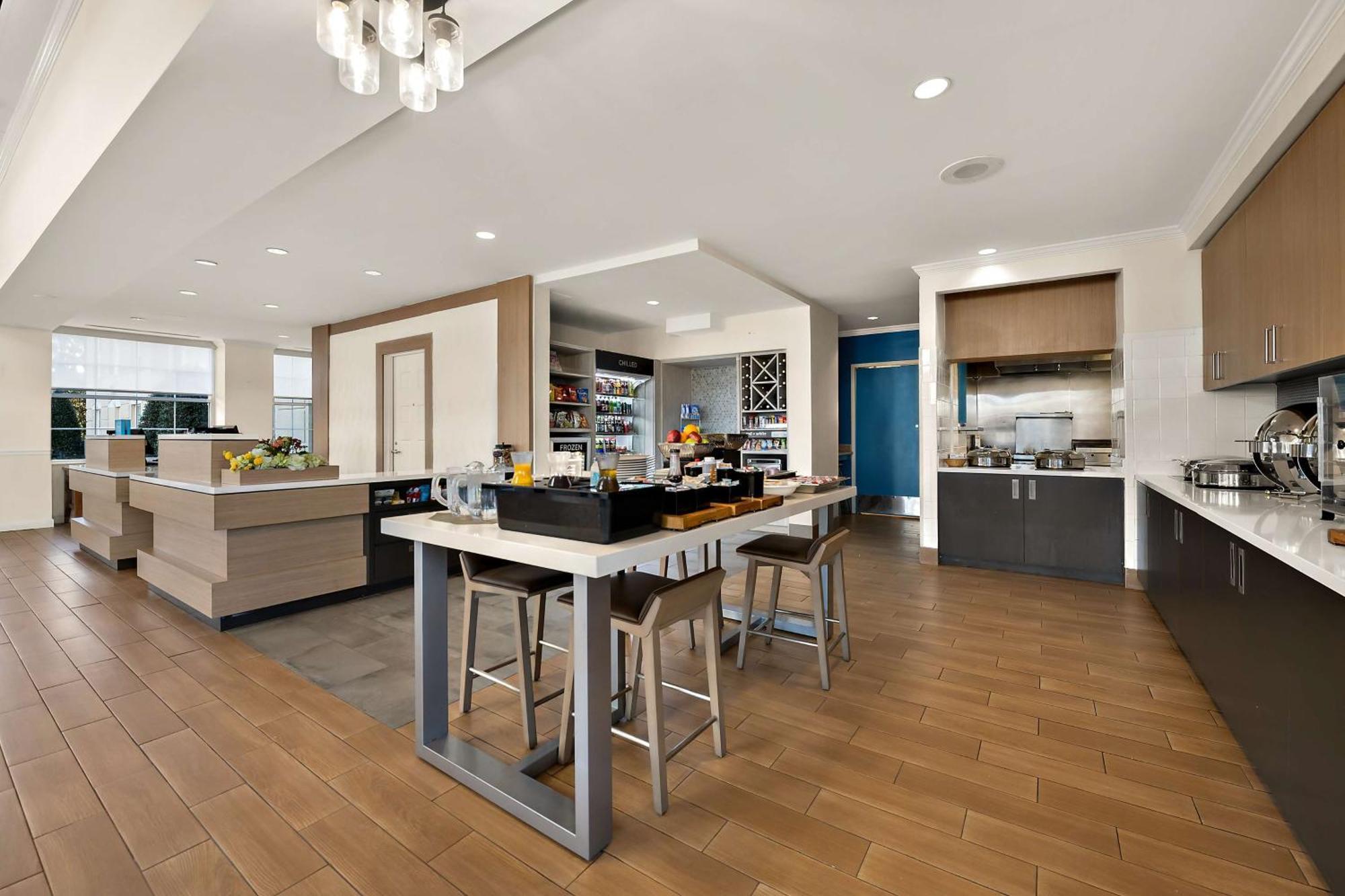 Hilton Garden Inn וויליאמסבורג מראה חיצוני תמונה